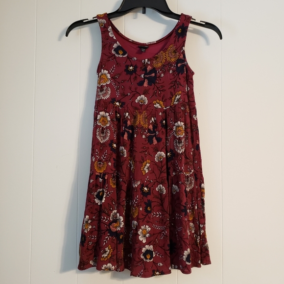 Art Class Girls Floral Tiered Dress 6/6X Crinkle Sleeveless Burgundy Black - Picture 2 of 8